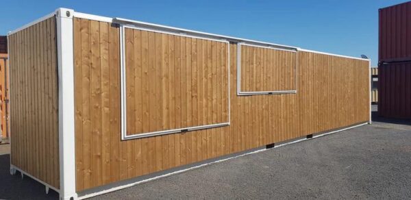 CONTENEURS-BAR EN BOIS DE 40 PIEDS